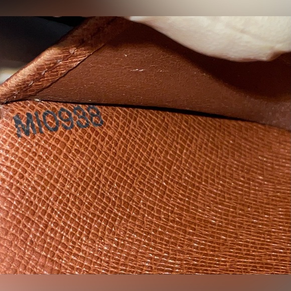 ✅AUTHENTIC LV KISSLOCK WALLET MI0938 LOUIS VUITTON - Picture 11 of 16